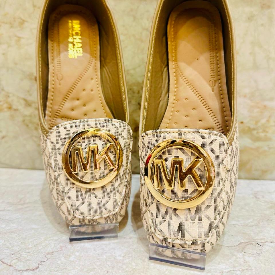 toes and flats 686
