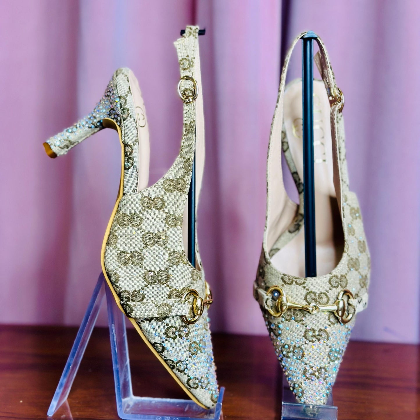 HEELS 18
