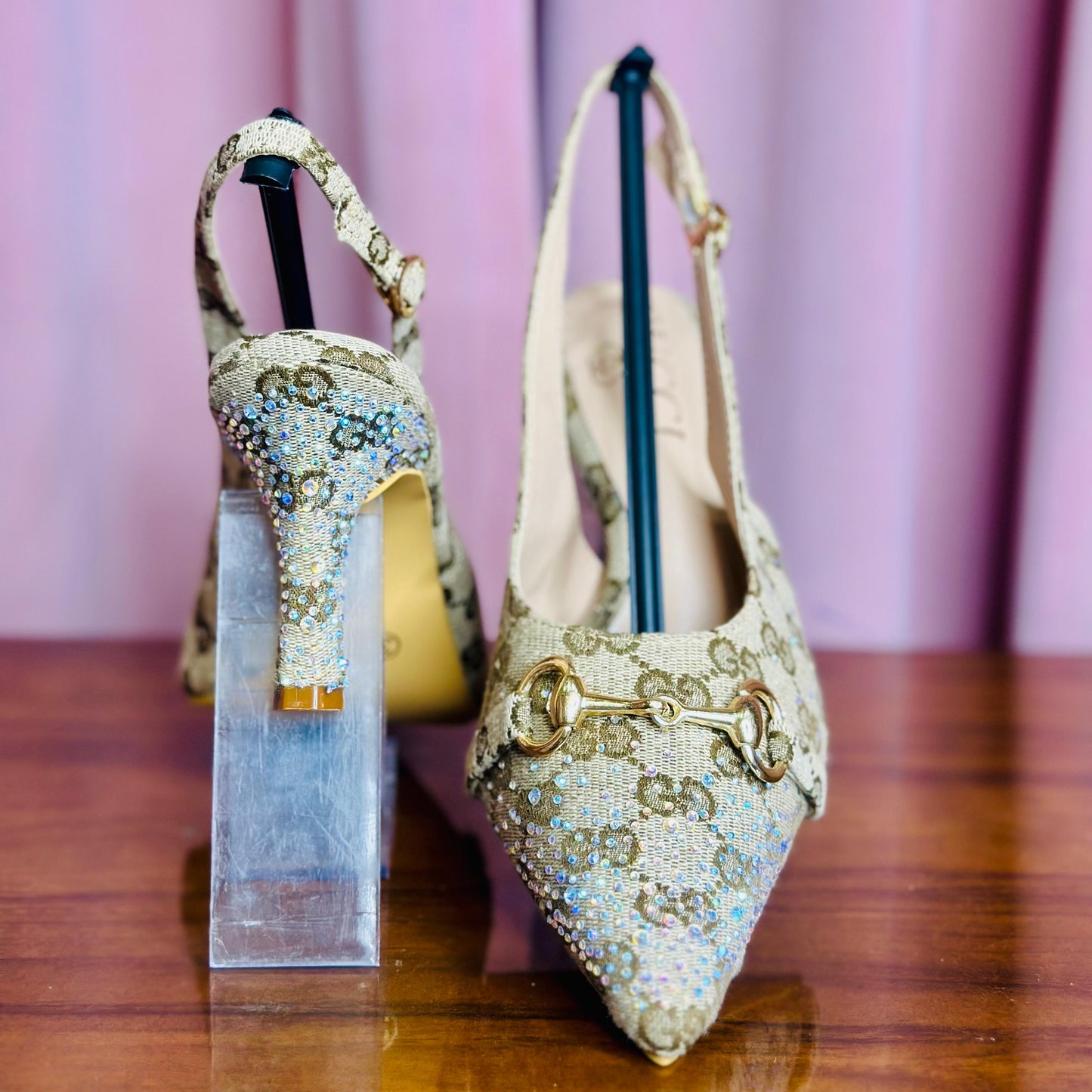 HEELS 18