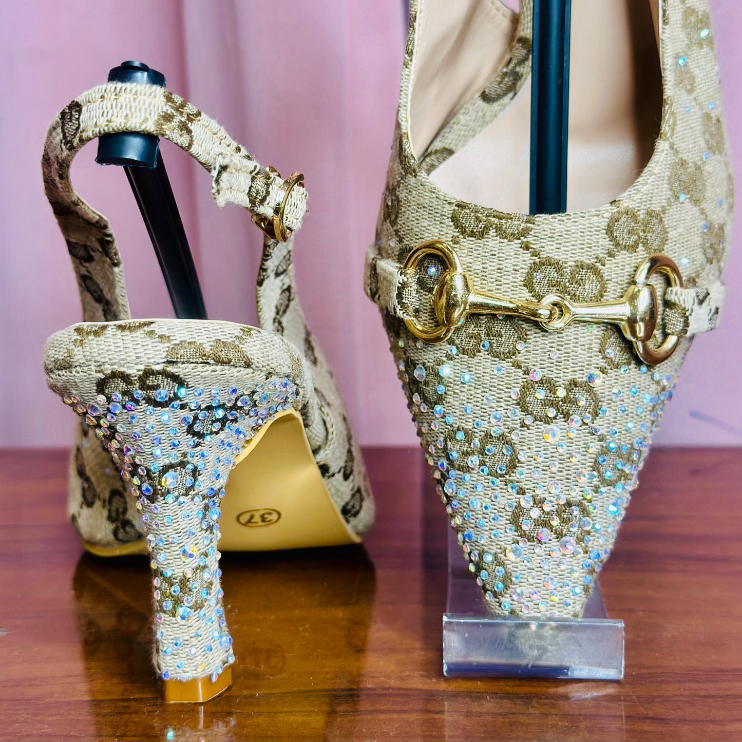 HEELS 18