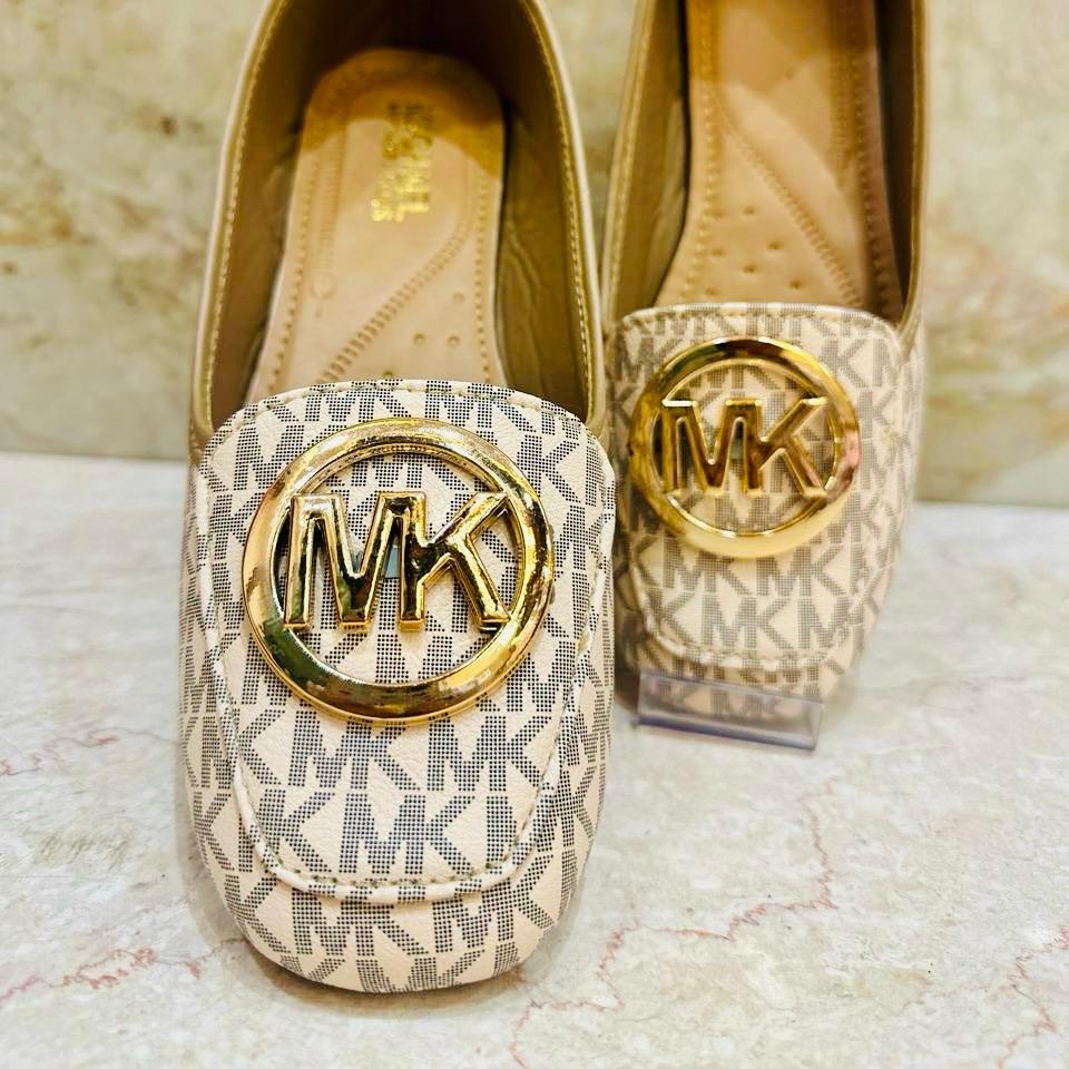 toes and flats  686