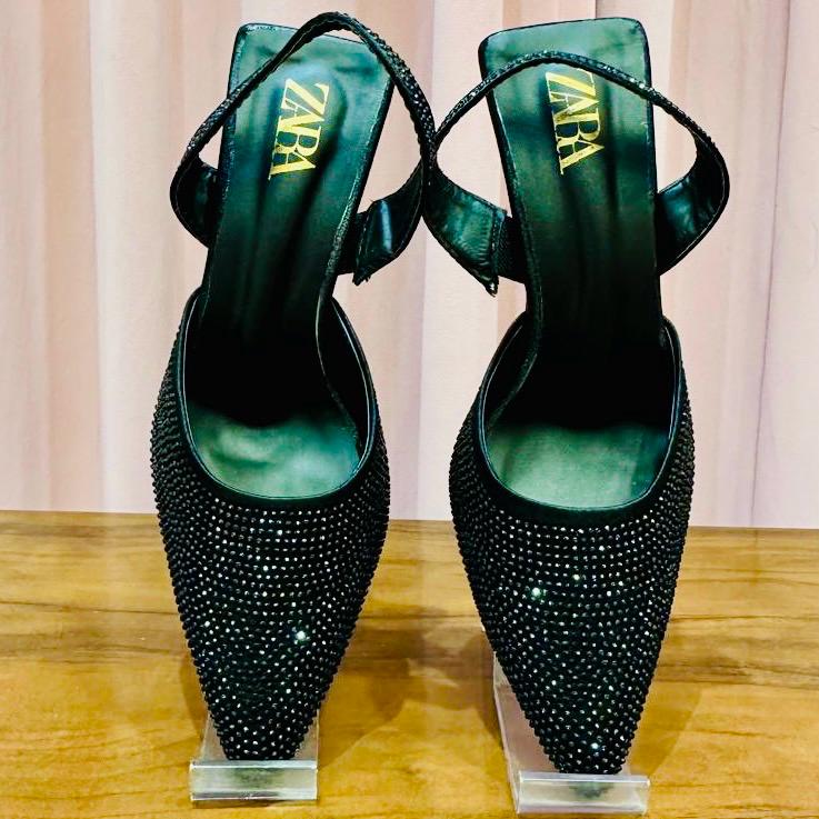 HEELS 10 b