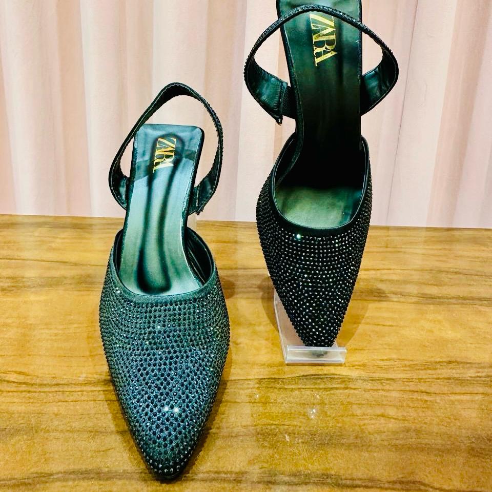 HEELS 10 b