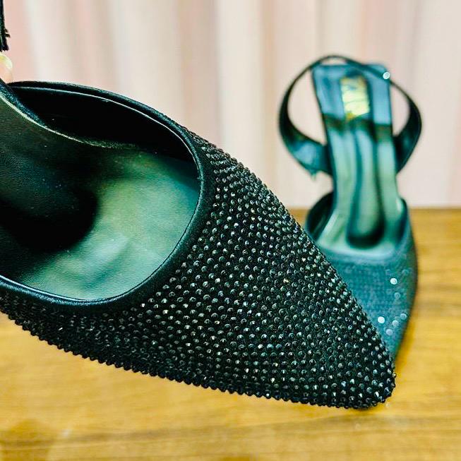 HEELS 10 b