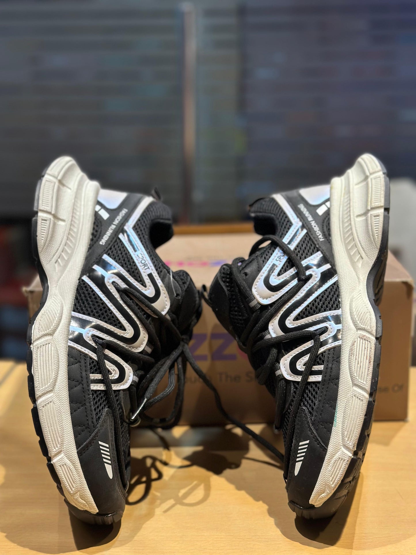 SPORT SHOE 18