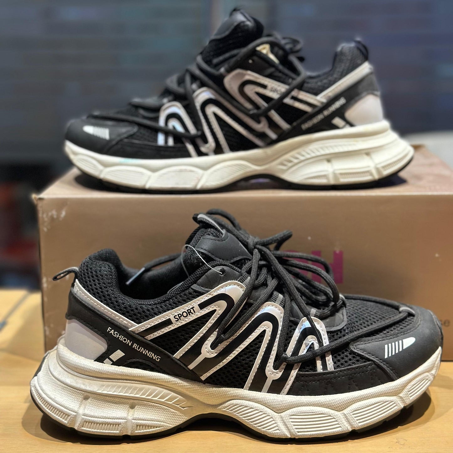 SPORT SHOE 18