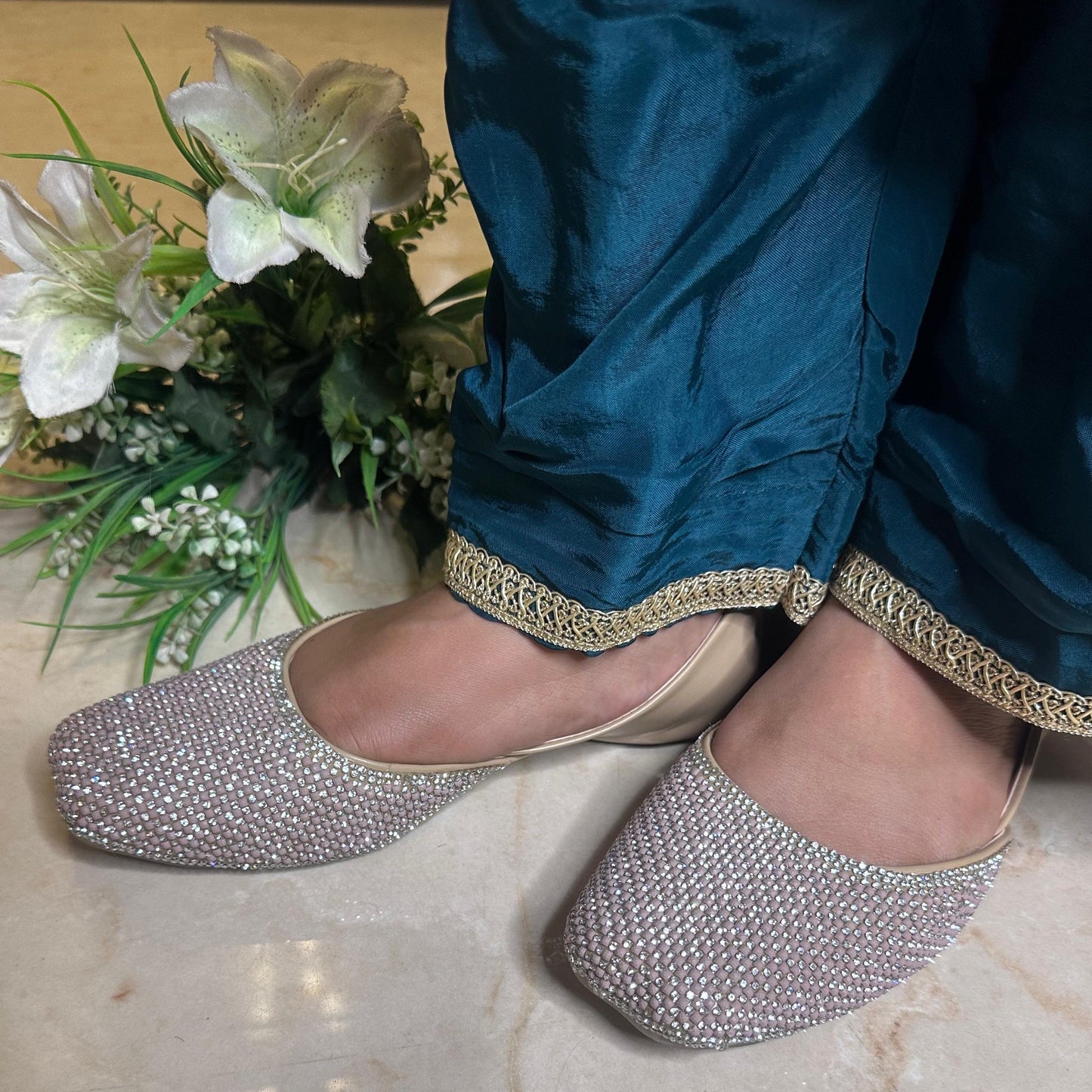 Punjabi Jutti heavy stone work 2922